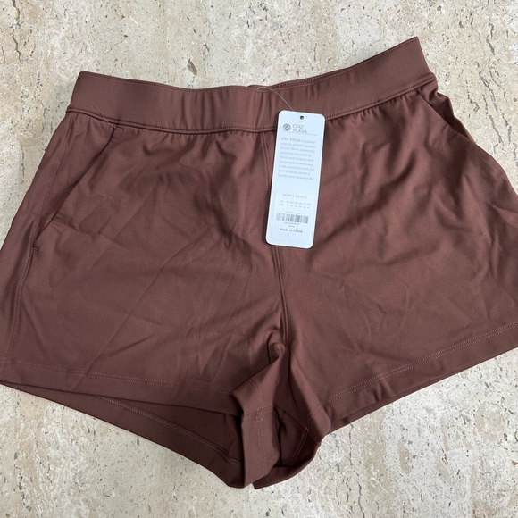 CRZ YOGA 4-Way Stretch Womens Shorts High Waisted Coffee Brown Size Small - Picture 3 of 6